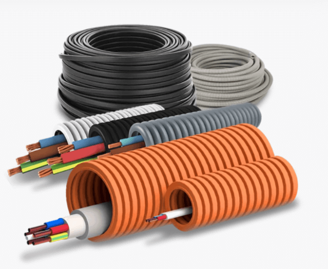Электропроводка: провод в гофро-трубе,  провода, гофро-труба. 